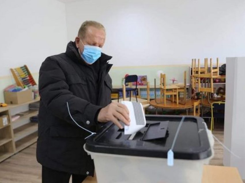 Voton Behgjet Pacolli, i bënë thirrje qytetarëve të votojnë