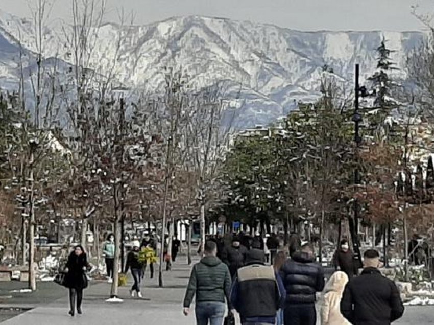 Shqipëri: Stuhi dëbore, përmbytje, rëndim situate nga Covid