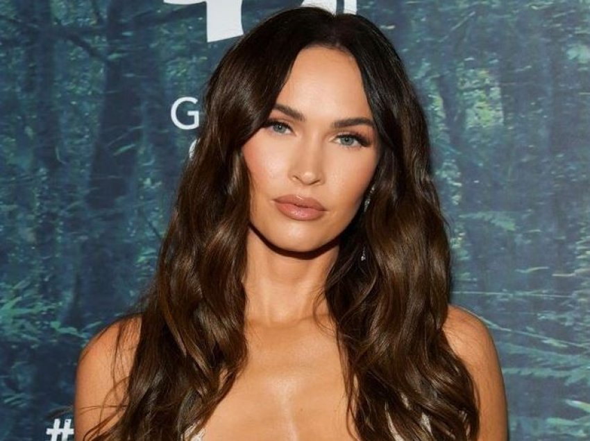 Partneri i Megan Fox i habit të gjithë, mban në qafë një varëse me gjakun e aktores