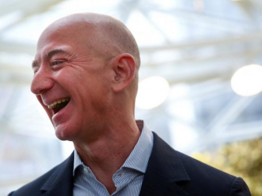 Njeriu më i pasur në botë: Jeff Bezos tejkalon Elon Musk