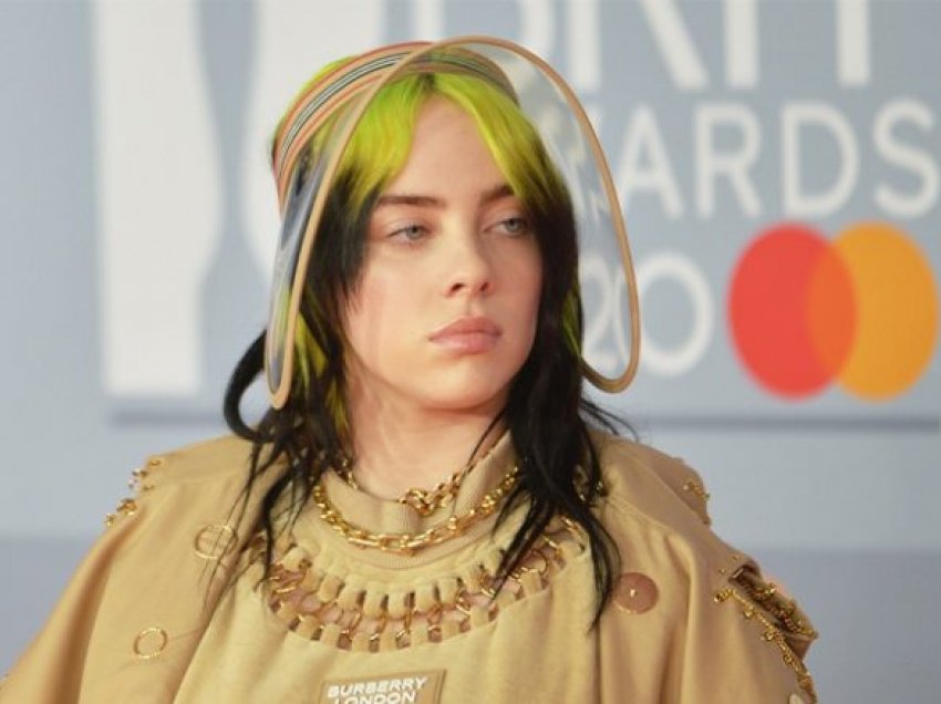 Billie Eilish kërkon urdhër ndalimi për personin që e ndiqte nga pas