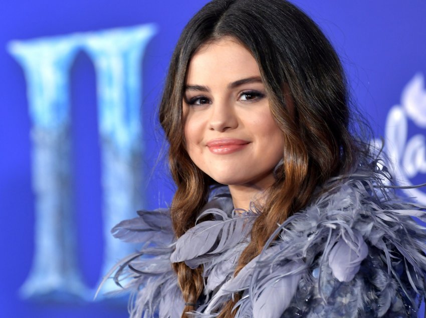 Selena Gomez lanson projektin “Baila Conmigo”