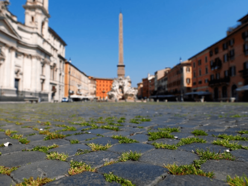 Italia zgjat kufizimet në udhëtim