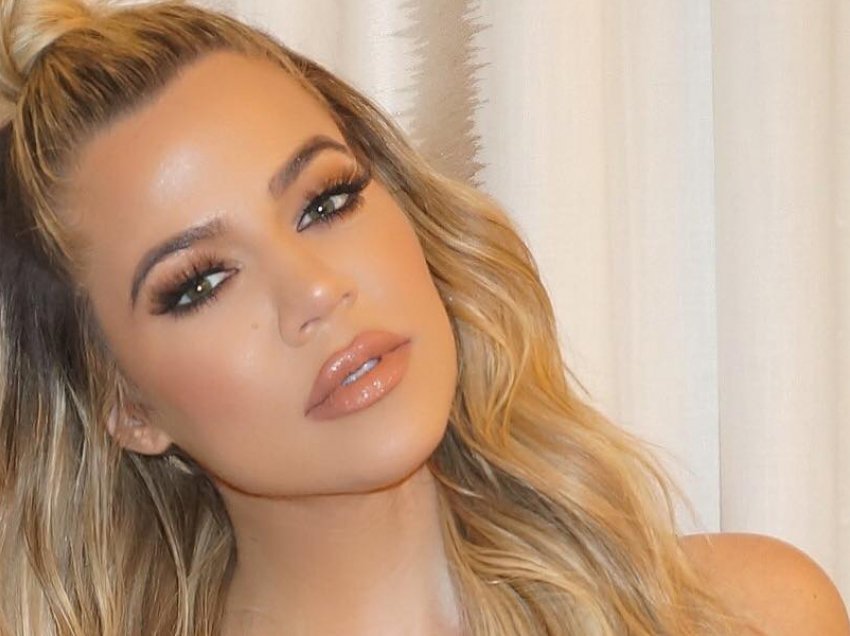 Khloe Kardashian ‘ndez’ rrjetin, poston fotografinë me të pasmet