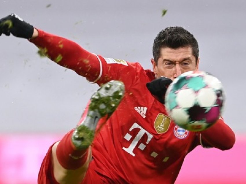 Lewandowski shkruan historinë në Champions League