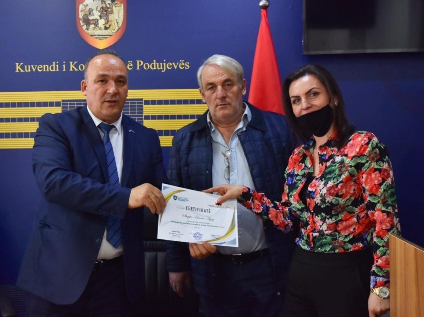 32 mësimdhënës u certifikuan për menaxhim dhe udhëheqje arsimore