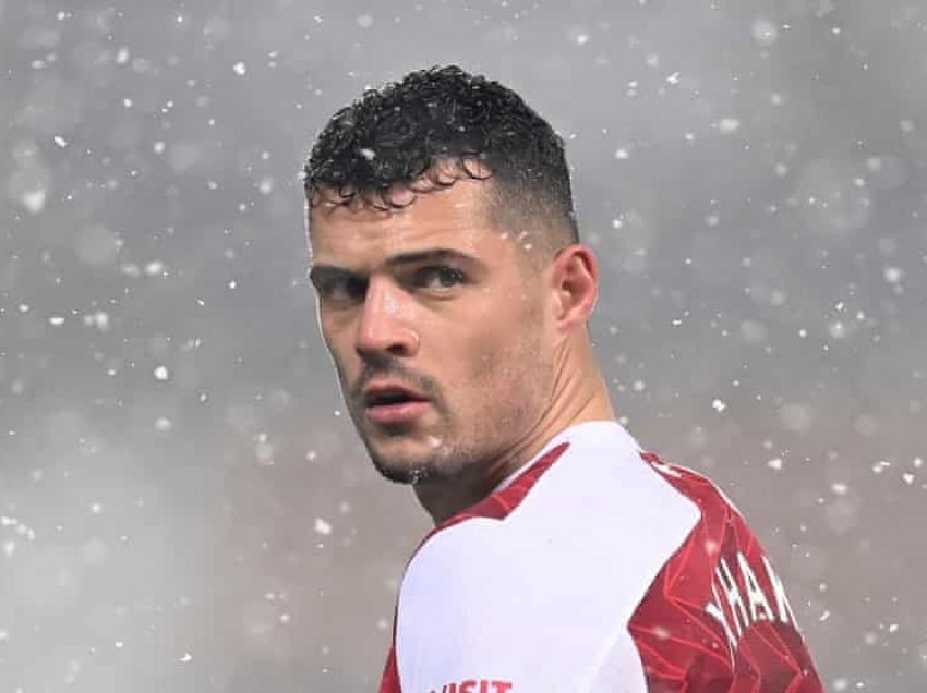 Xhaka: Mund të më kritikoni, por mos flisni për familjen time