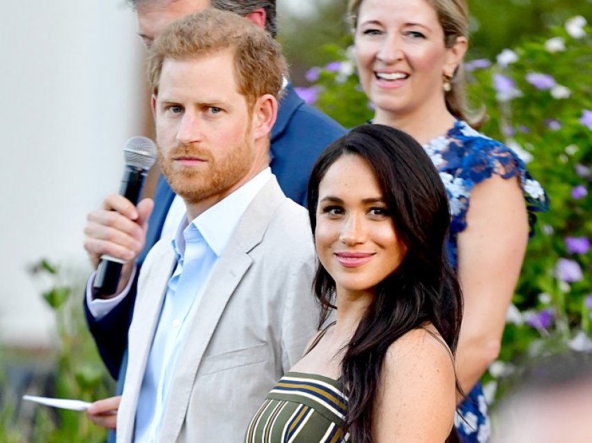 Qenka një person brenda familjes që paska mbështetur largimin e Meghan dhe Harry-t nga Pallati Mbretëror!