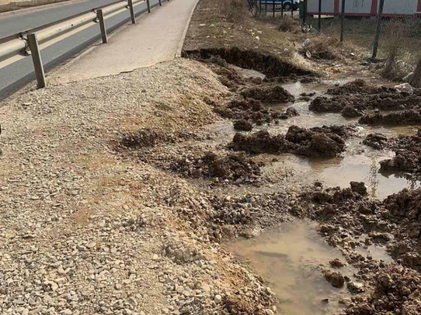 Kalabria pa ujë nga mesdita, si shkak i shpërthimit të një gypi