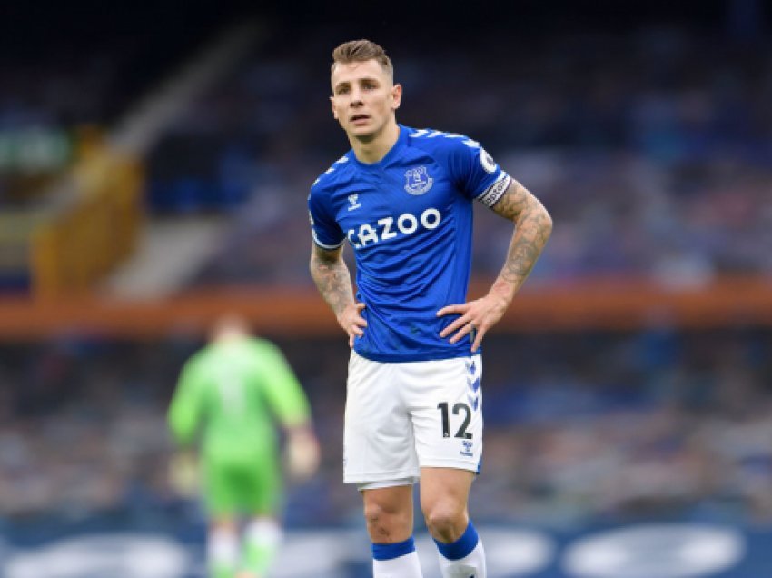 Digne rinovon deri në vitin 2025 me Everton