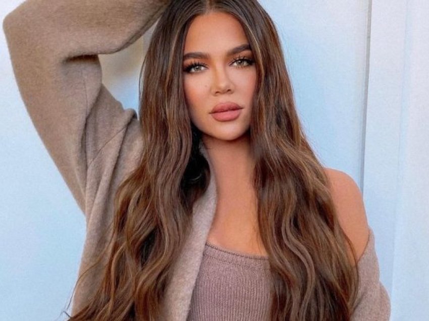 Flokët e Khloe Kardashian janë modeli inspirues që ju duhet për verën e këtij viti