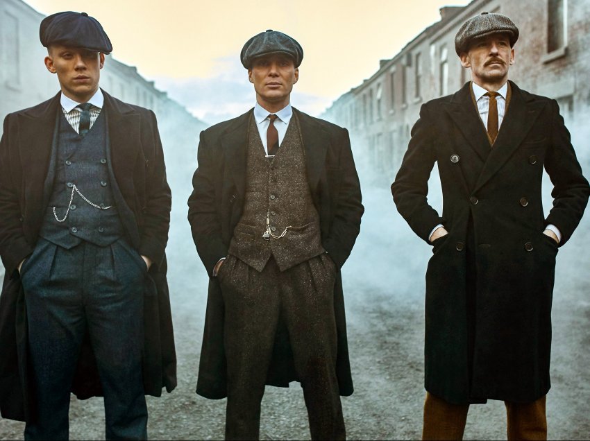 Publikohen foto gjatë xhirimeve të serialit “Peaky Blinders”