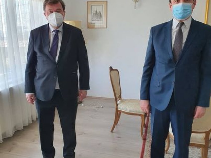 Kurti takohet me ambasadorin e Austrisë në Kosovë, diskutojnë për zgjedhjet në vend dhe situatën pandemike, COVID-19