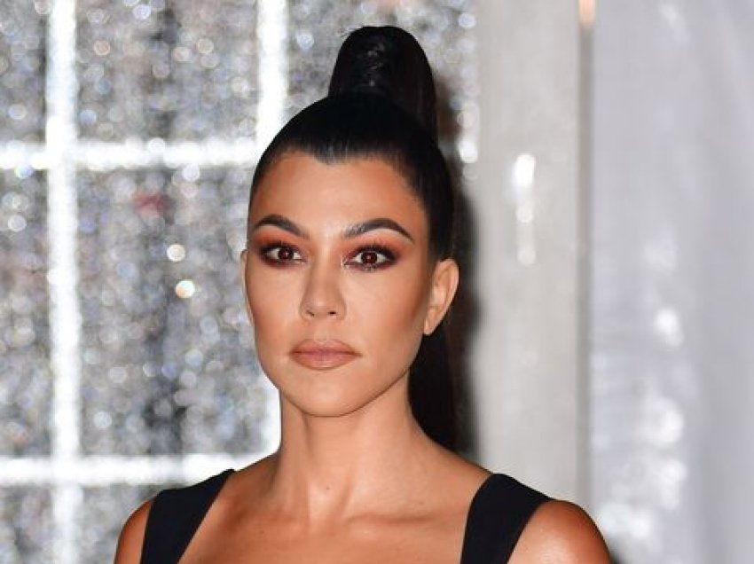 Kourtney Kardashian ka bërë një ndërhyrje që nuk na rastis ta dëgjojmë shpesh