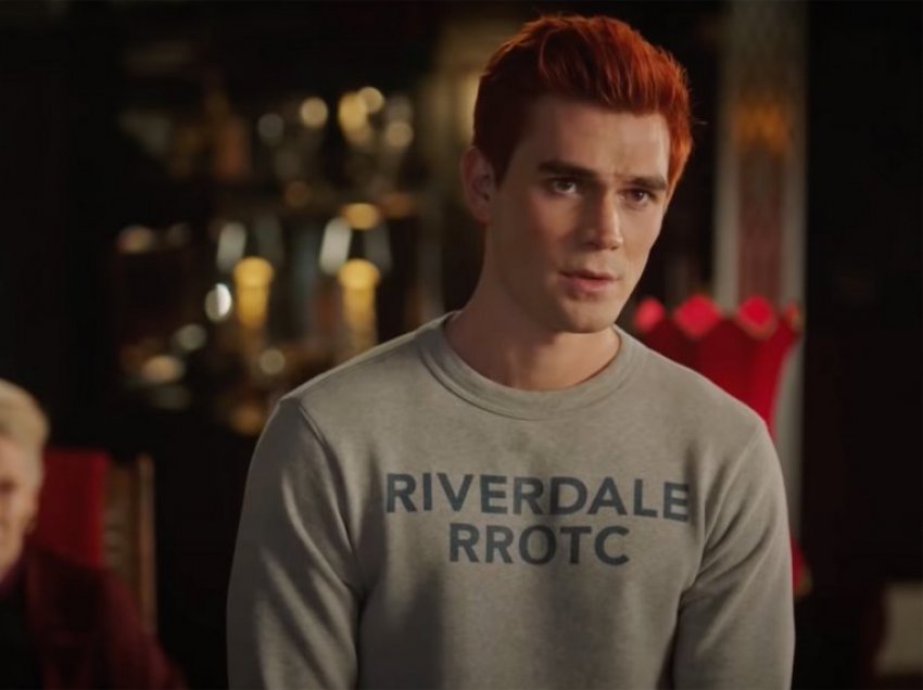 Ylli i “Riverdale” thotë se ndihet si në burg me rolin e tij