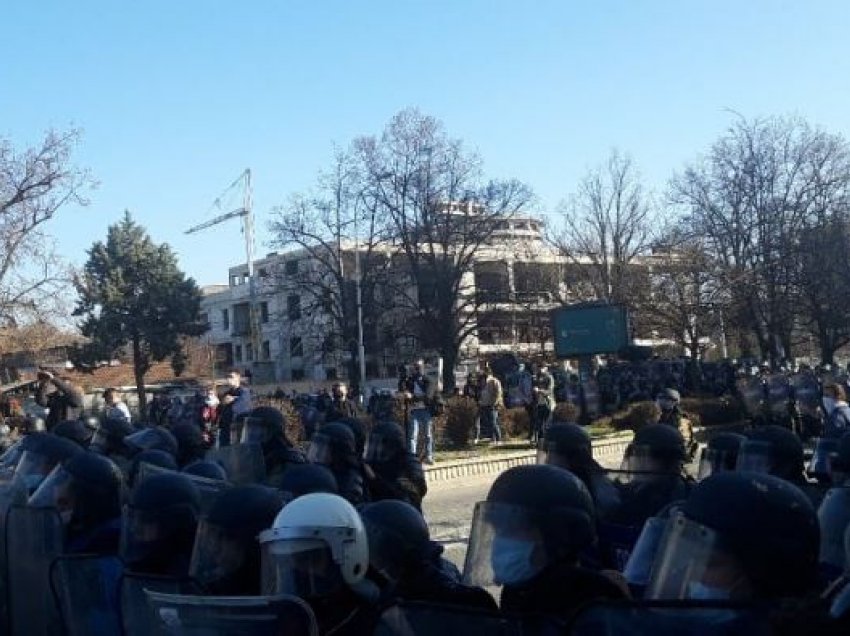 Protesta “Monstra” në Shkup, PDIU: Lironi të arrestuarit