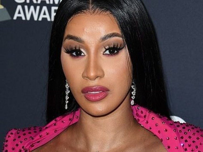 Cardi B flet për ndërhyrjet kirurgjikale