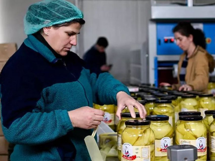 Mediat ndërkombëtare: Revolucioni i një gruaje shqiptare, që mbeti e ve në luftën e Kosovës