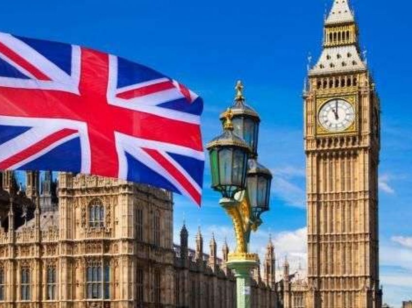 Britania i mbyll të gjitha korridoret e udhëtimit deri më 15 shkurt 