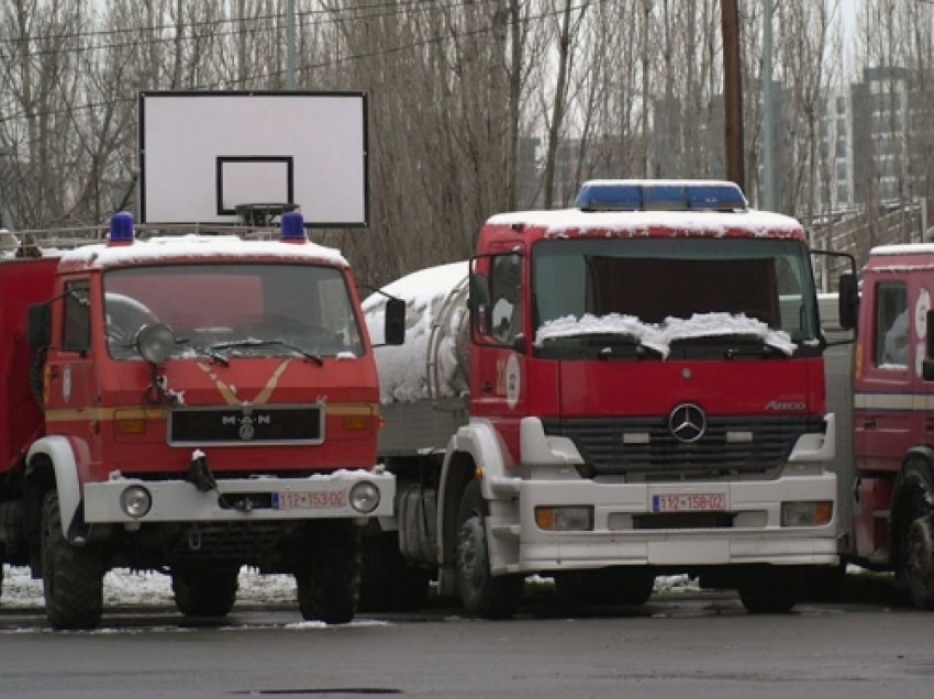 ​Zjarrfikësit e Prishtinës, pak në numër e shumë të vjetër