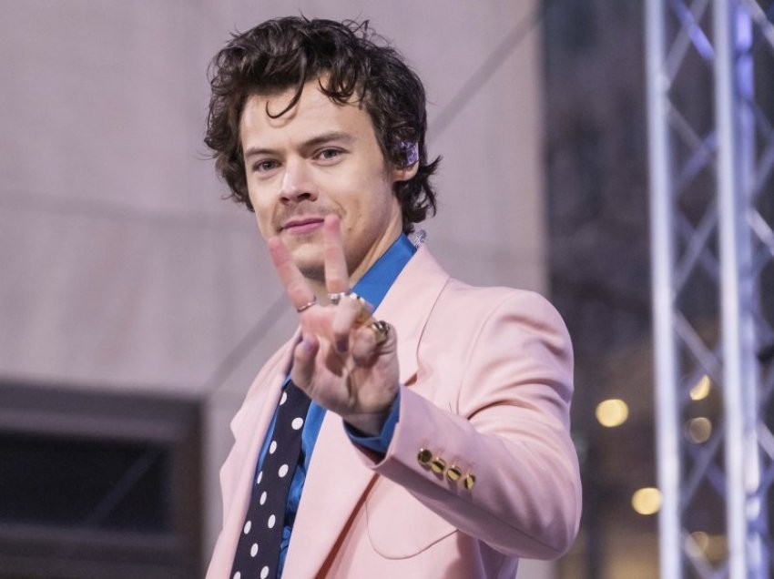 Harry Styles bashkëpunon me aktoren Phoebe Waller-Bridge në këngën e re