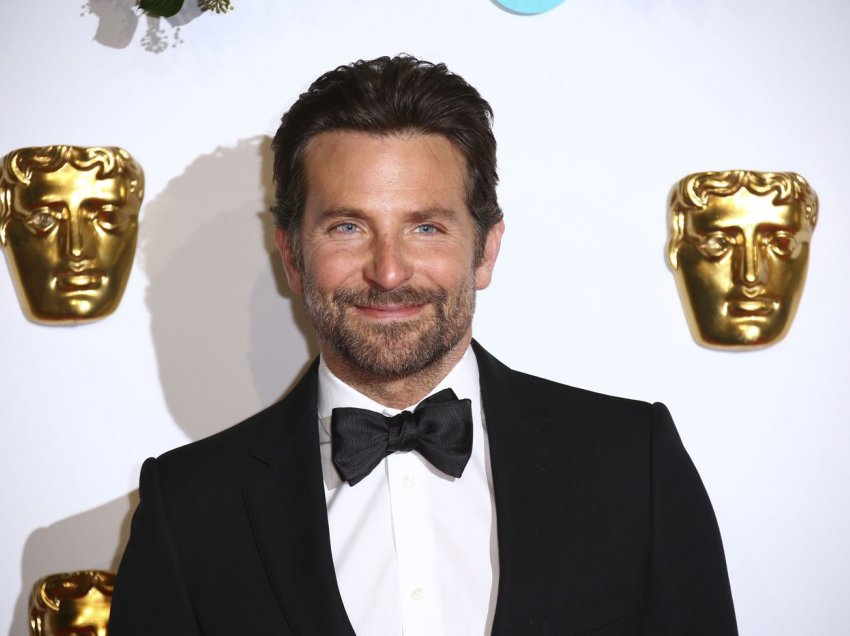 Bradley Cooper sot feston 46 vjetorin e lindjes