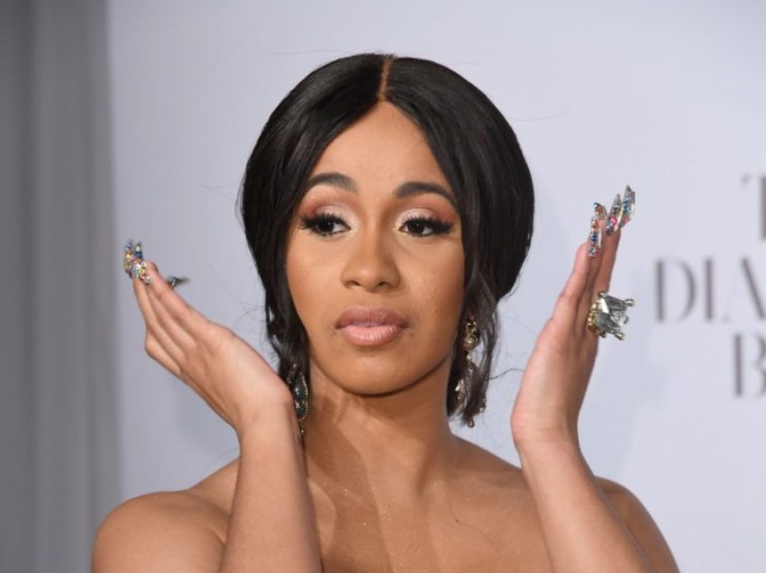 Nuk e lejon të bijën të dëgjojë këngët e saj, Cardi B kryqëzohet nga fansat