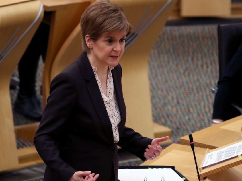 Sturgeon: Trump nuk mund të vijë në Skoci për të luajtur golf