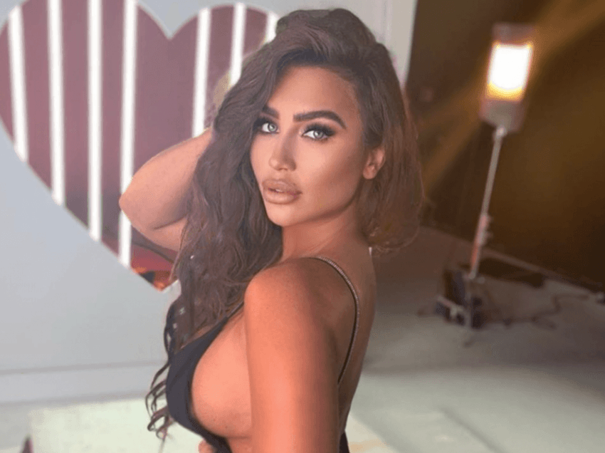 Pas deklaratës se nuk do ta marrë vaksinën anti-Covid, fansat 'kryqëzojnë' Lauren Goodger