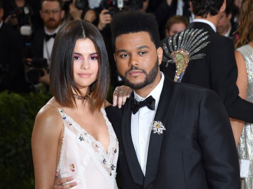 Jo vetëm që i dedikoi këngën e fundit Selenës, The Weeknd mori në videoklip edhe sozinë e saj