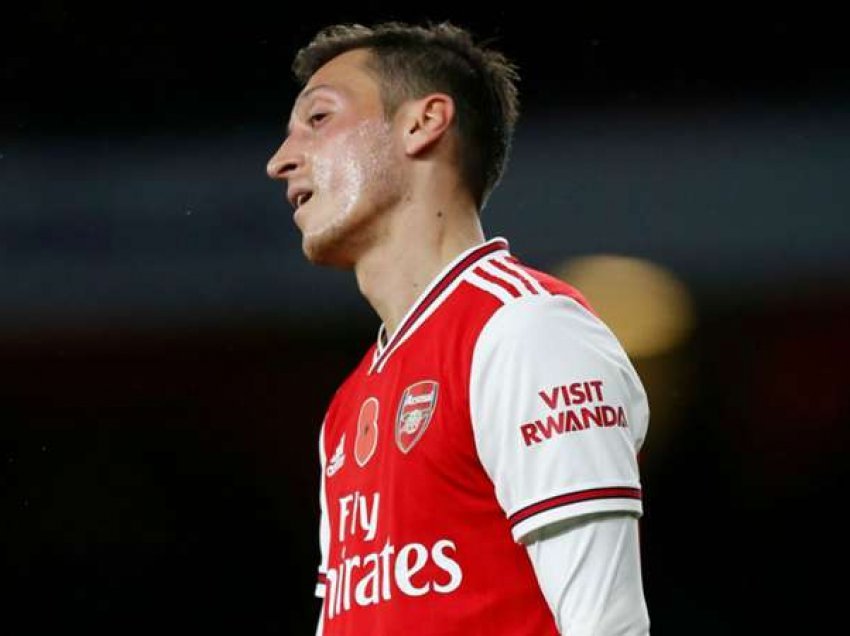 Ozil gjen ekipin e ri