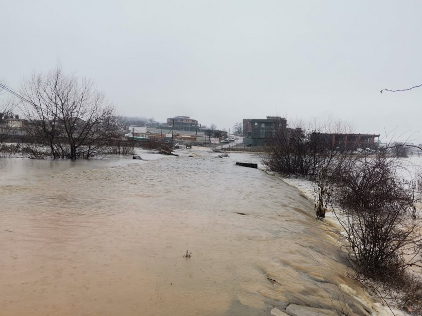 Gjendja e rënduar nga reshjet por situata është e menaxhueshme