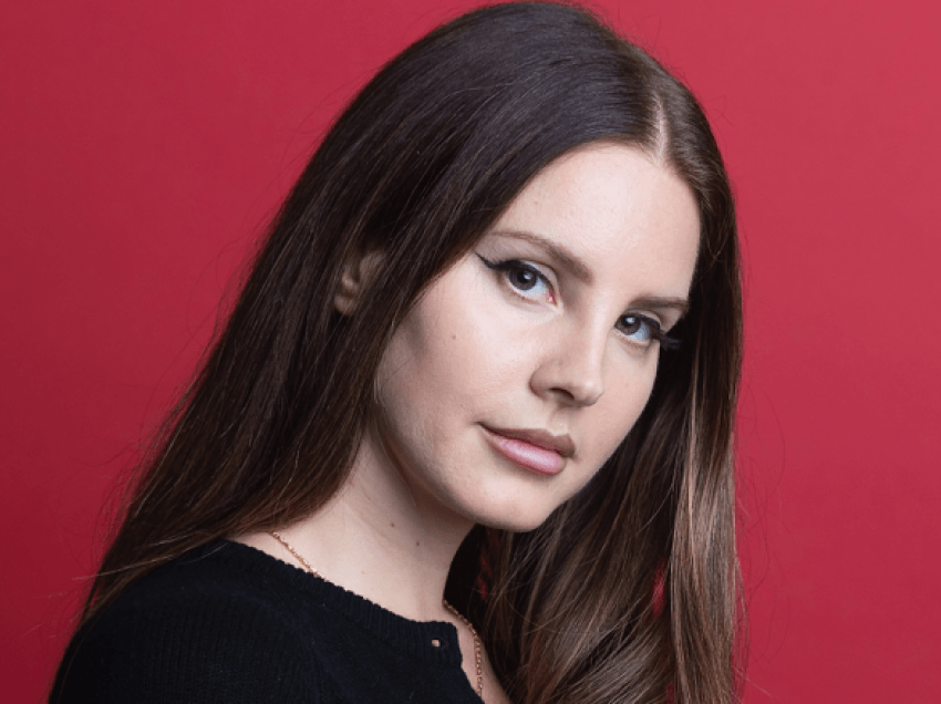 Lana Del Rey zbulon strukturën e saj natyrale të lëkurës