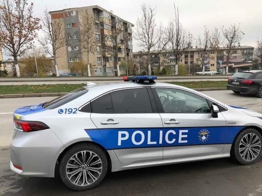 Policia kërkon ndihmë nga qytetarët për arrestimin e një personi, ia publikon fotografinë