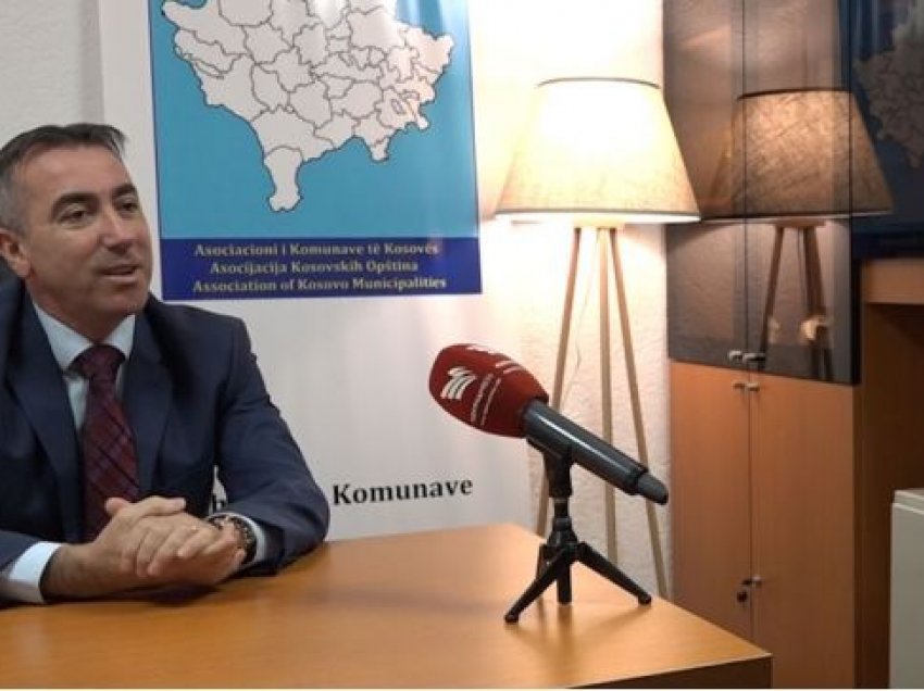 Ibrahimi: Komunat po u dalin në ndihmë bizneseve e qytetarëve