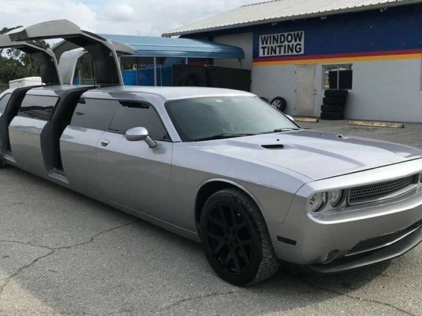 Del në shitje Dodge Challenger i rrallë