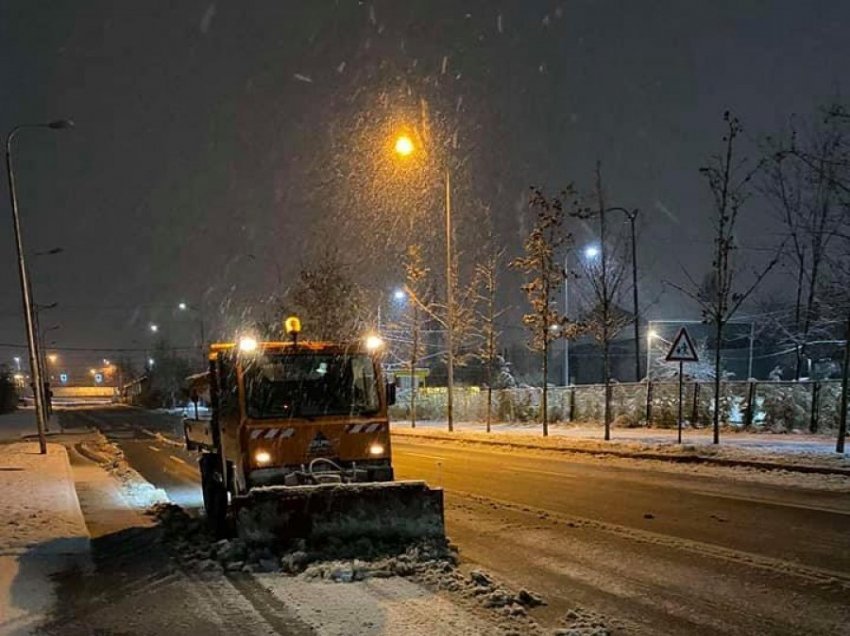 Komuna e Prishtinës me 9 kompani po mirëmbajnë rrugët