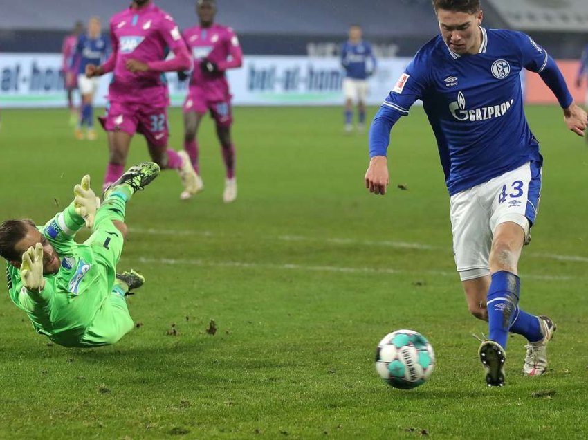 Schalke 04 thyen serinë e zezë, triumfon bindshëm