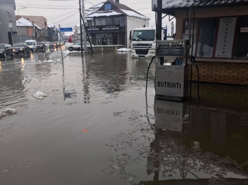 Vërshimet në Korreticë të Drenasit, bllokohet hyrja për në Prishtinë