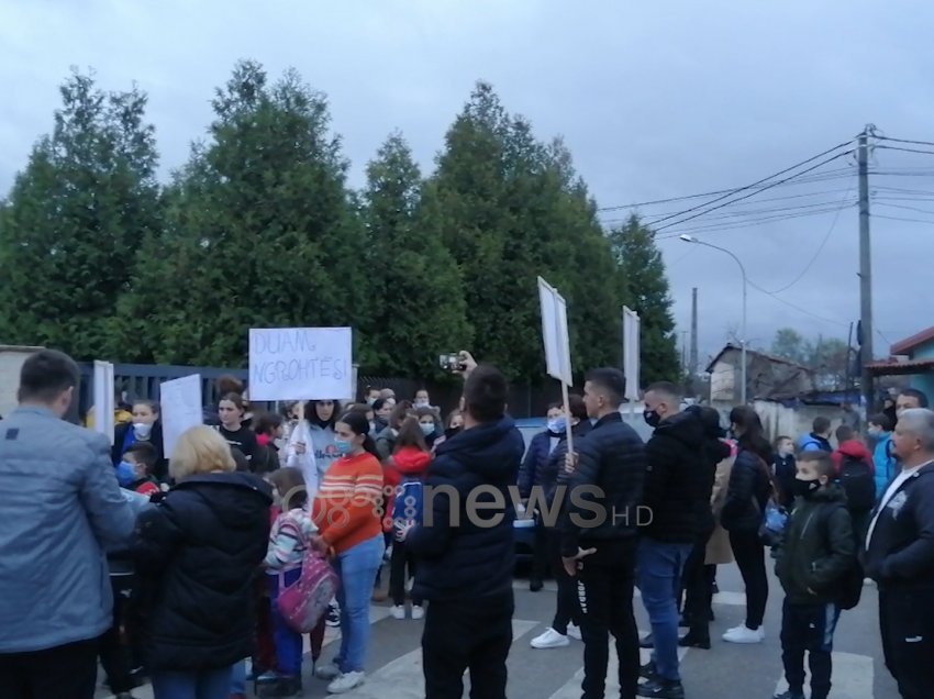 Mbaruan pushimet, por në disa shkolla nuk ka filluar mësimi - në Elbasan u bojkotua