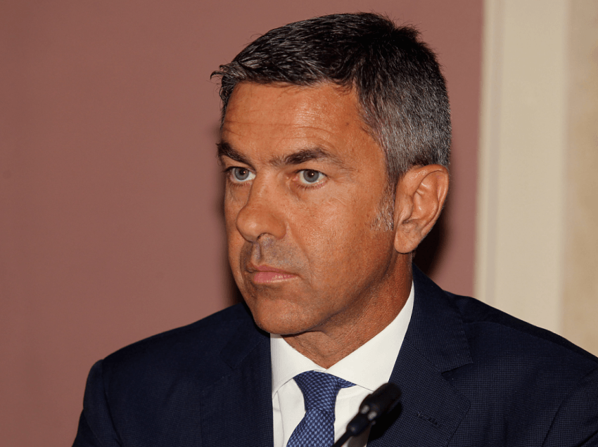 Costacurta zbulon defektin e madh të Juves