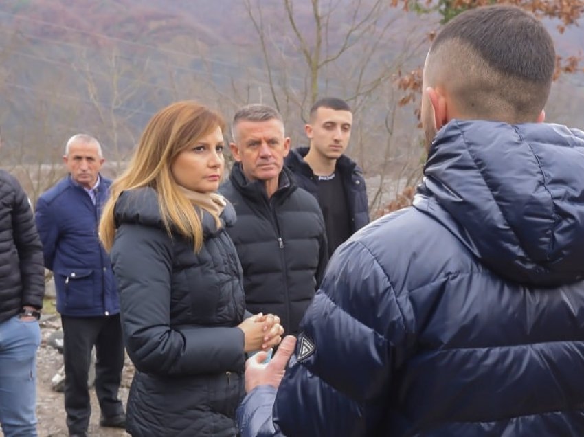 Tabaku nga Zall-Bastari: Banorët nuk dalin dot nga shtëpia, s’kanë rrugë