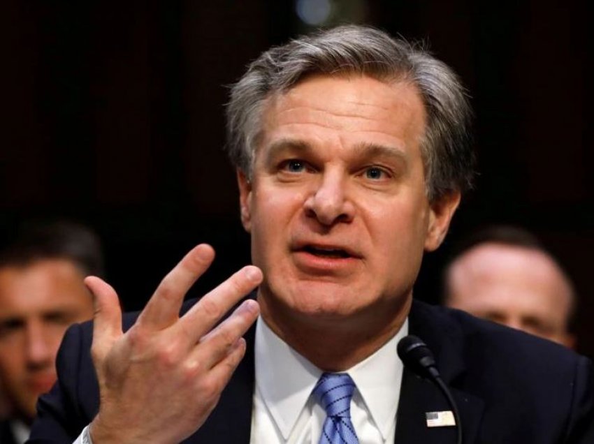 Wray: FBI po vëzhgon bisedat në internet për protesta të mundshme të dhunshme