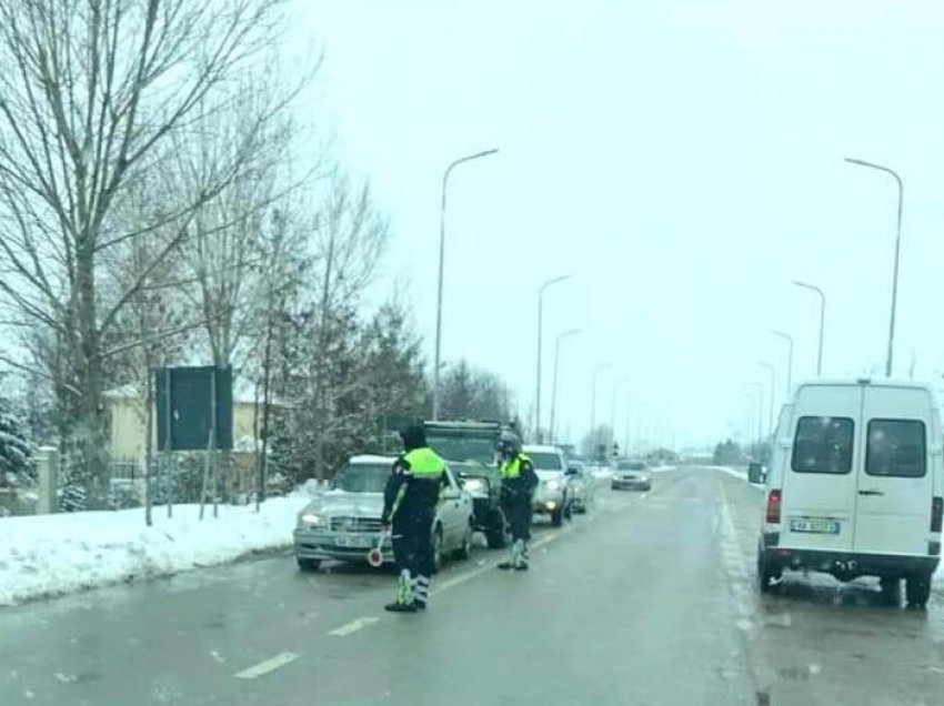 Bora dhe ngrica në Korçë, ja akset rrugore ku kalohet vetëm me zinxhirë