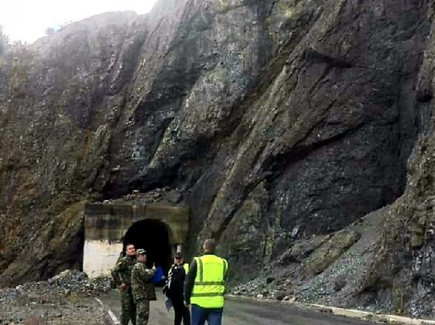 Rënia e gurëve, pezullohet nesër qarkullimi në rrugën nacionale të Gjegjanit!