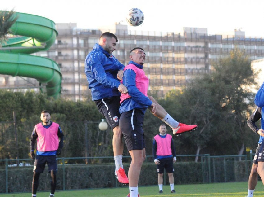 Prishtina mbërrin në Antalya - mban seancën e parë stërvitore! Ja emrat e futbollistëve 