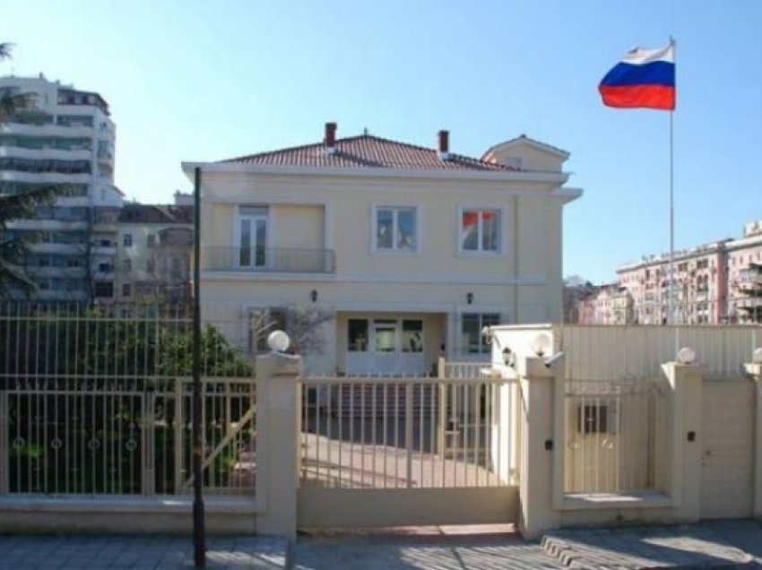 Shqipëria dëbon diplomatin rus