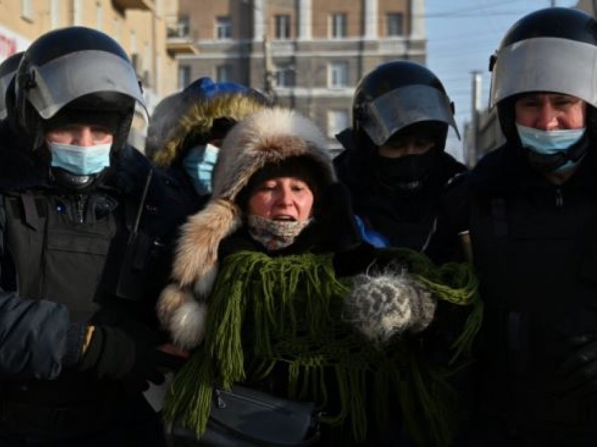 Protesta për lirimin e opozitarit rus, tubimet shtrihen në 60 qytete