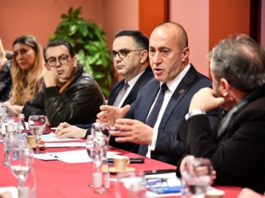 ​Haradinaj me përfaqësuesit e hotelerisë: Me programin tonë e ndjeni dorën e shtetit