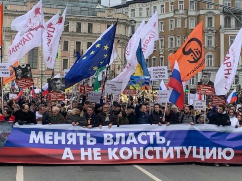 Dhjetëra të arrestuar pas protestave në mbështetje të Navalny në të gjithë Rusinë